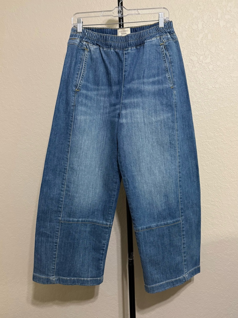 Pilcro Anthropologie Izzie Relaxed Pull-On Barrel Jeans Size S - Picture 6 of 10